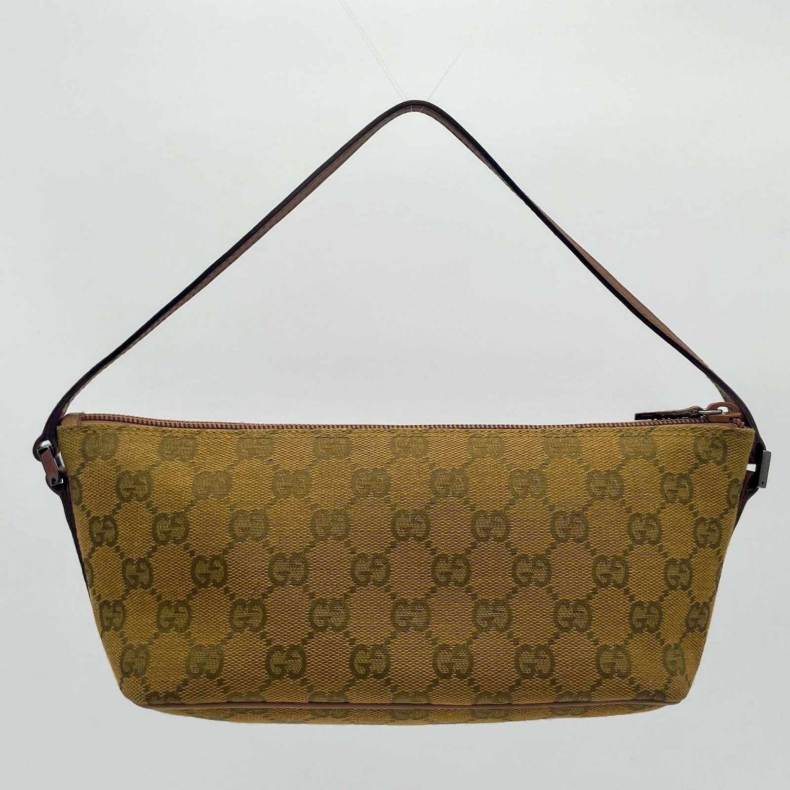 Gucci GG Canvas Pochette - Le Look