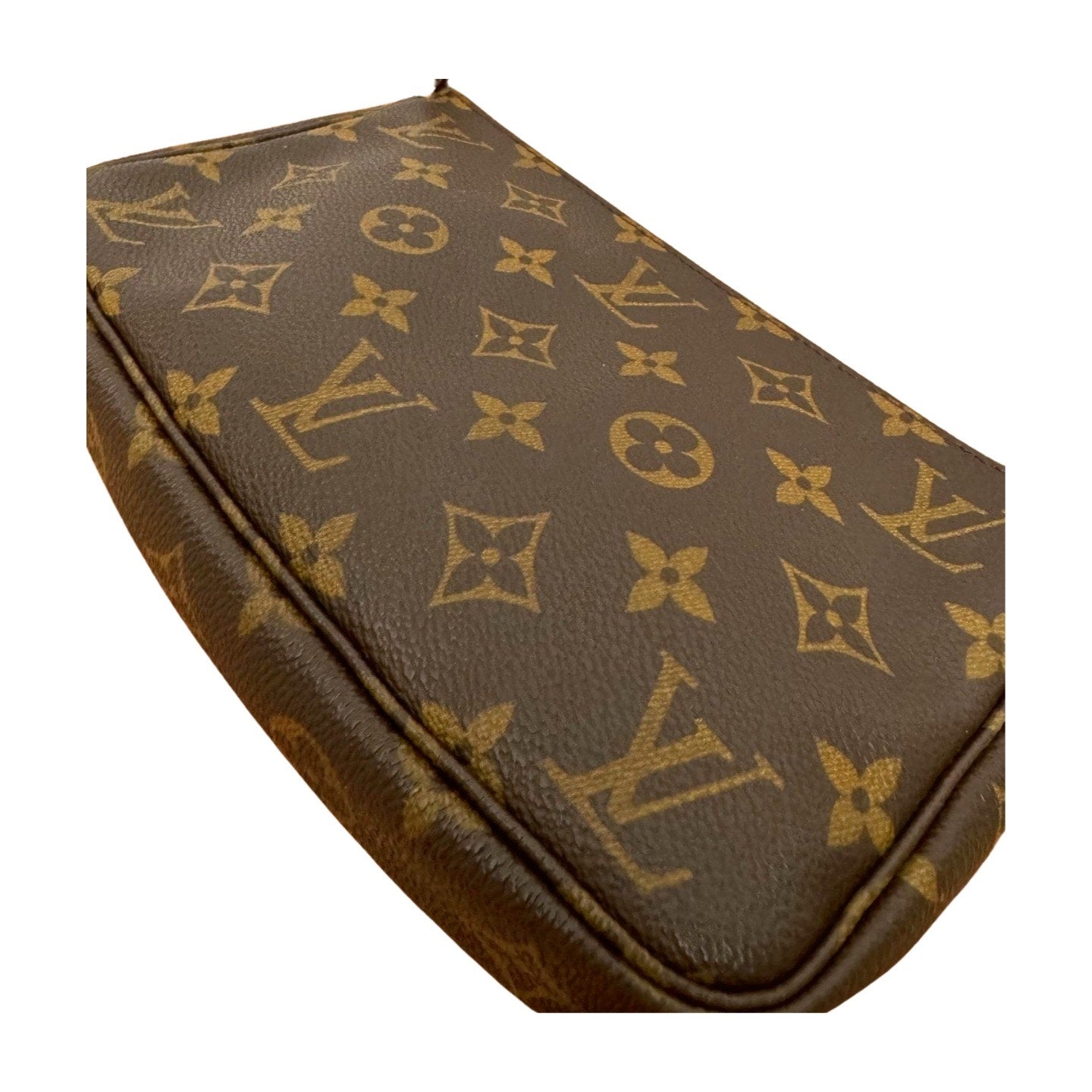 Louis Vuitton Pochette Accessoires - Le Look